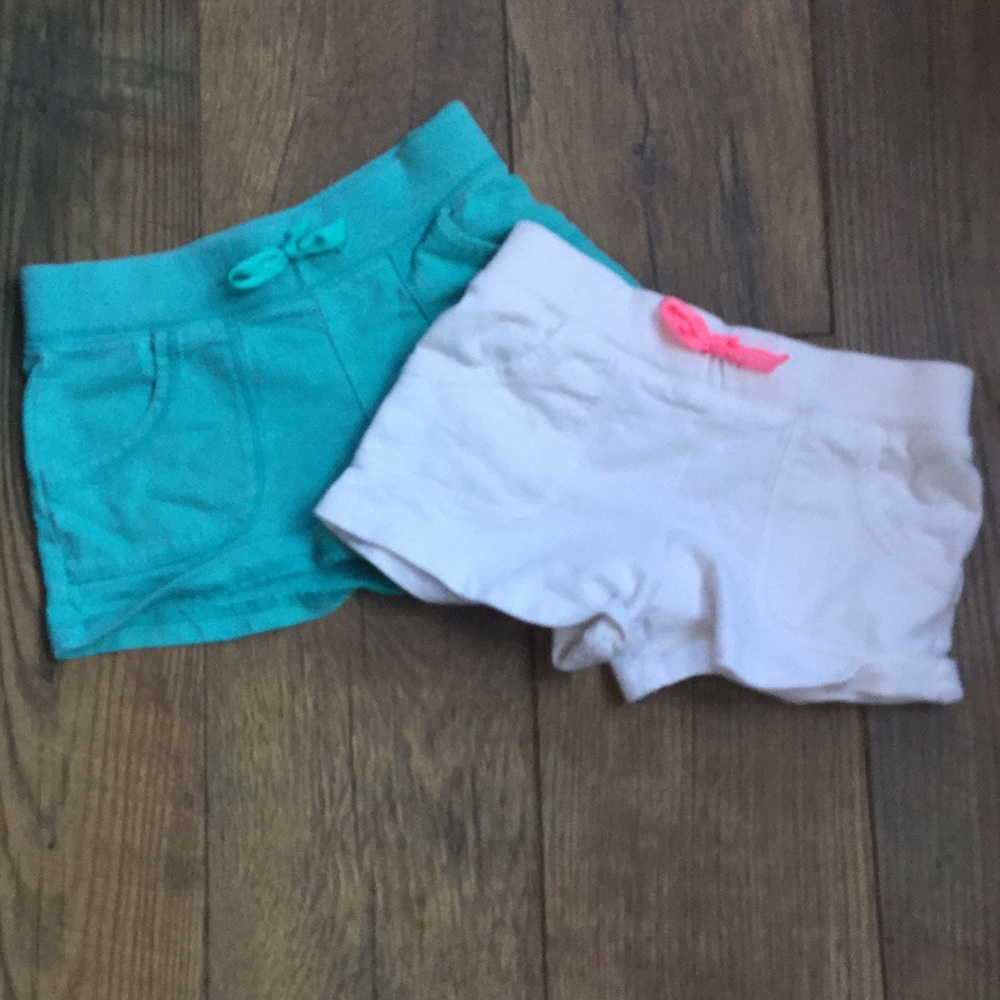 Girls size 5 carters white and teal shorts